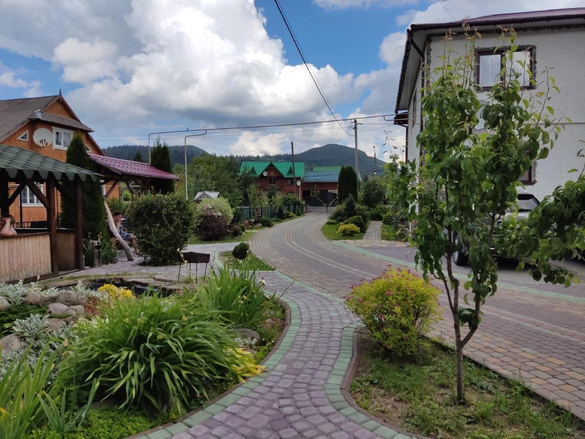 Апартаменти "У Кузьмича" 1 Mykulychyn Exterior photo