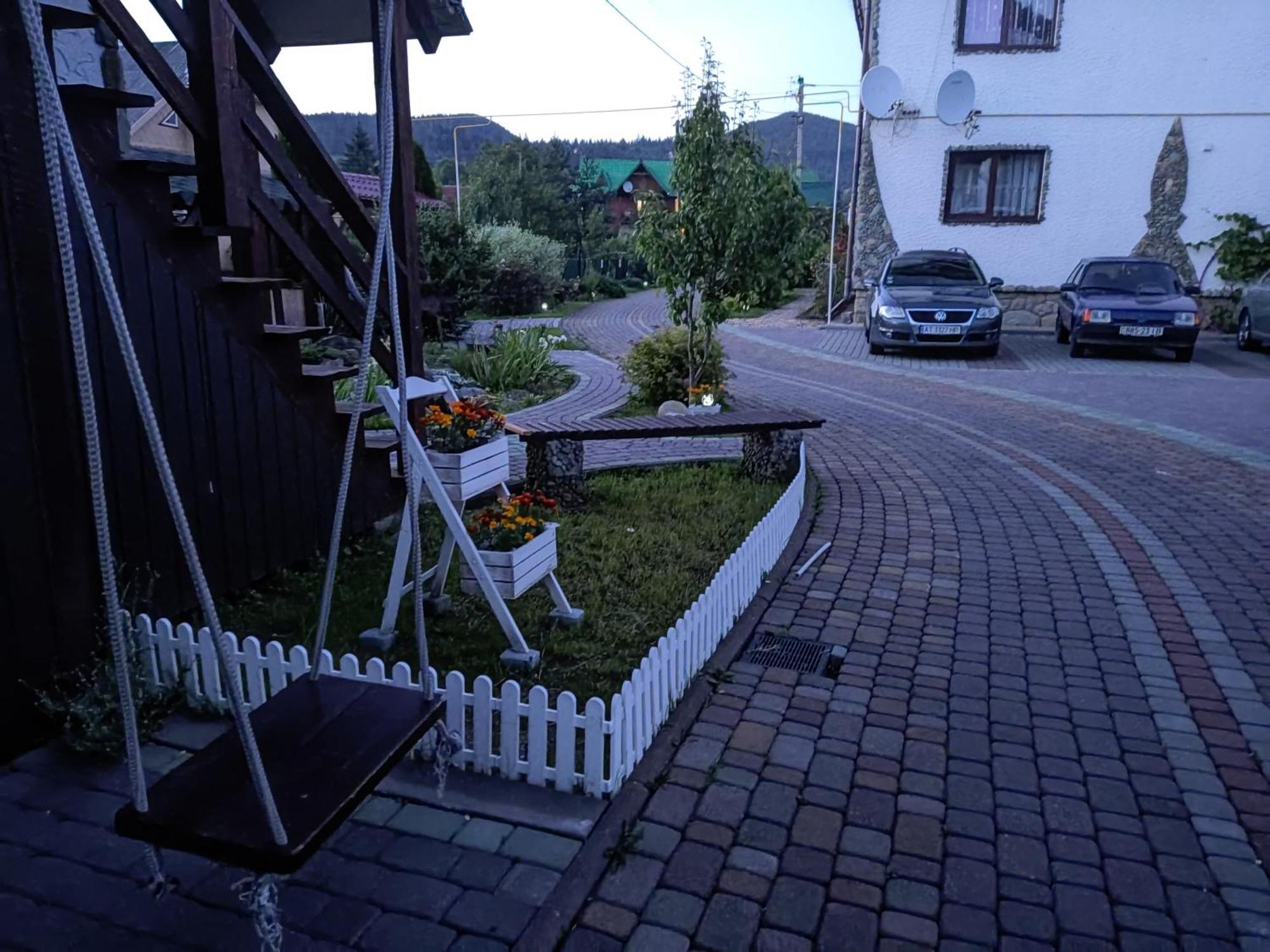 Апартаменти "У Кузьмича" 1 Mykulychyn Exterior photo